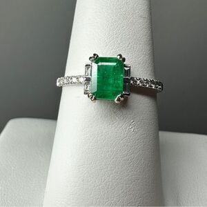 NWT Genuine 1.22ct Emerald with natural diamond accents and set in 14k WG ring!